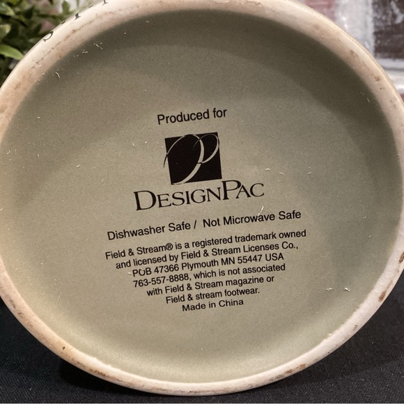 Field & Stream Since 1871 - Ceramic & Metal Crafted Decanter type Lidded Jar - Picture 5 of 12